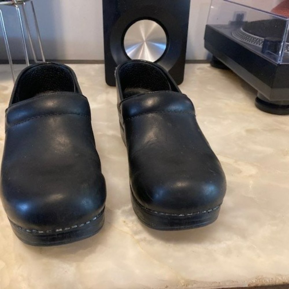 Dansko Size 37 Professional Black Oiled Leather Clogs - Picture 6 of 8